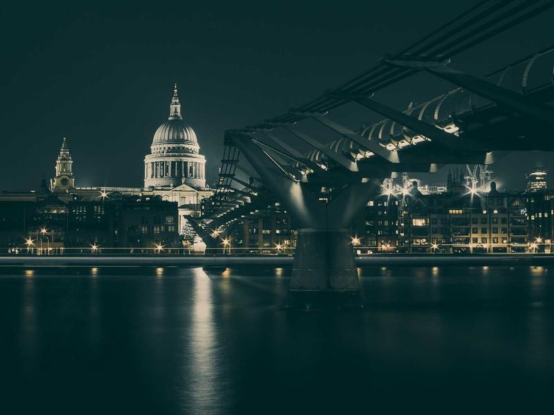 疯狂的麦克斯<br>gitbuvf.cn 荒漠飞车党